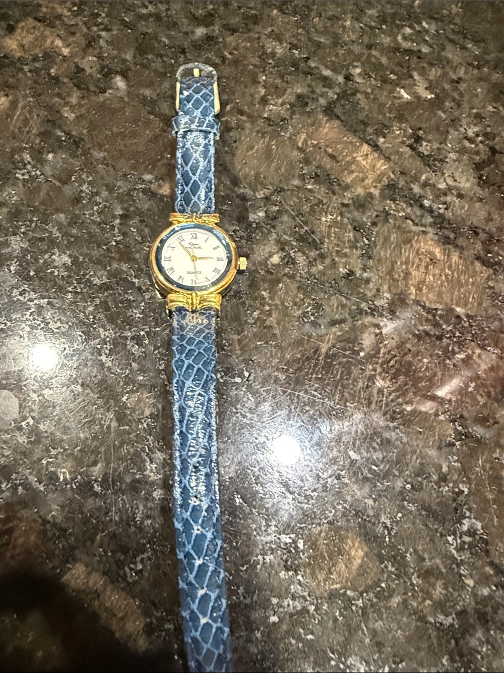 Vintage Oscar de la Renta Blue Leather Strap Gold-Tone Round Watch